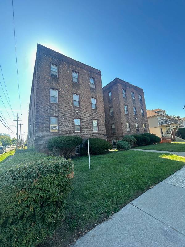 3205 Kendall Street - 105
